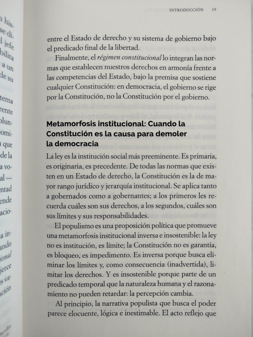 La Constitución soy yo by J. Mauricio Gaona