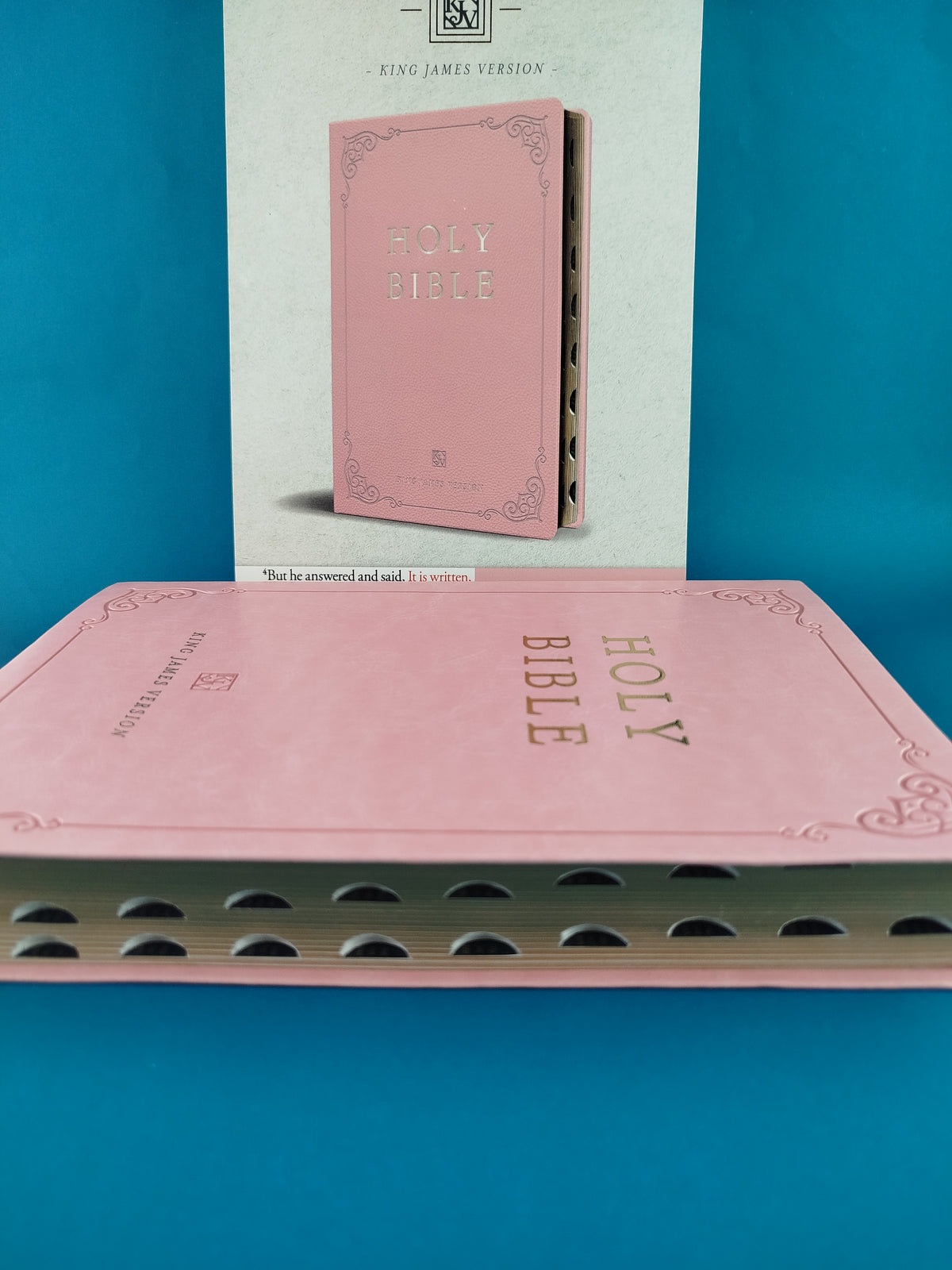 Biblia en ingles holy bible king james version rosada con índice by Reina Valera 1960