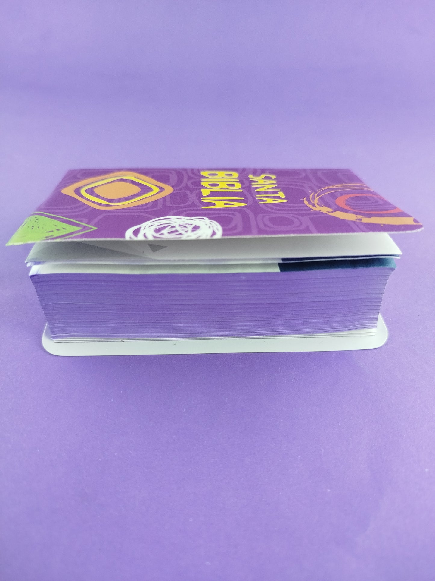 Biblia mini vinilo especial canto morado