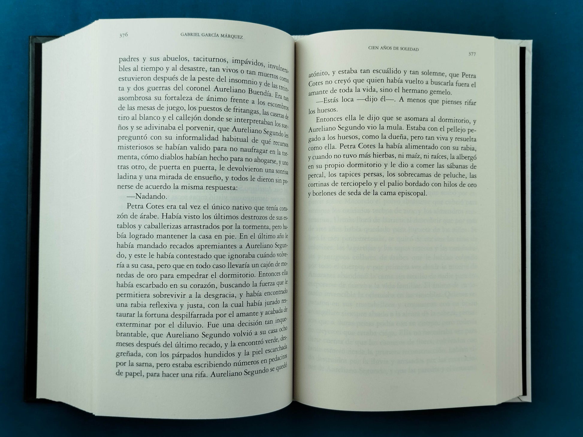 Cien años de soledad (Edición conmemorativa de la RAE y la ASALE) by Gabriel García Márquez