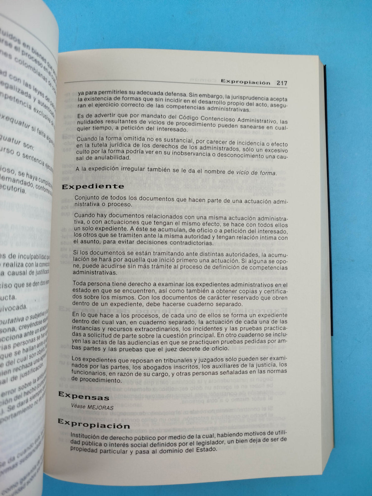 Diccionario básico de términos jurídicos by Mario Madrid-Malo G.