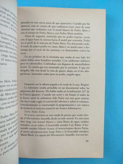 Tres ataudes blancos