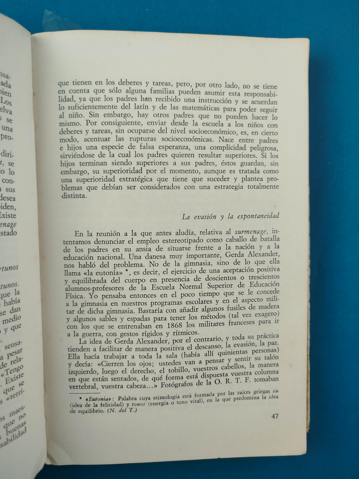 Libertad y relaciones humanas by Andre de Peretti