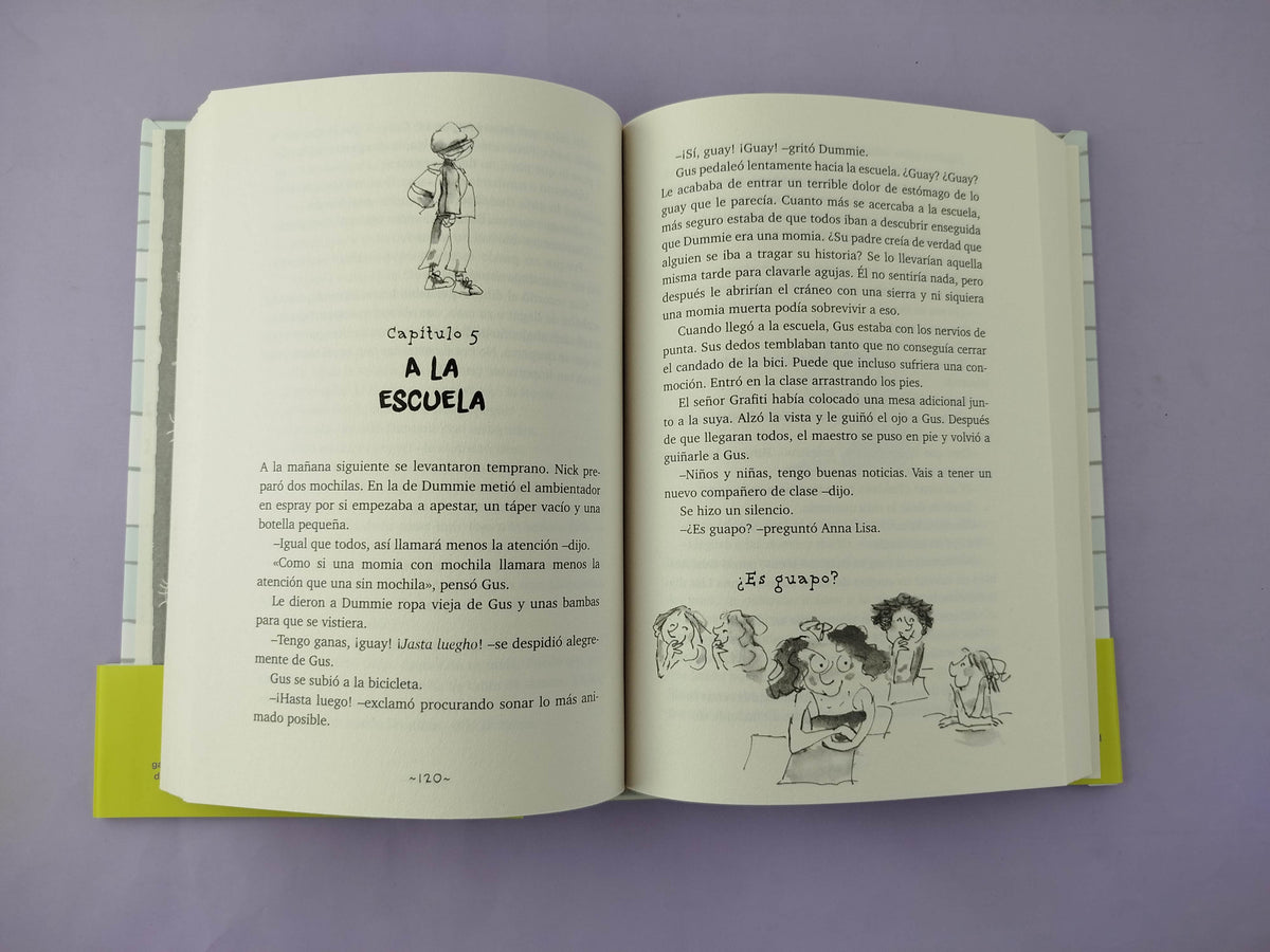 Dummie, la momia, y el escarabajo dorado by Tosca Menten