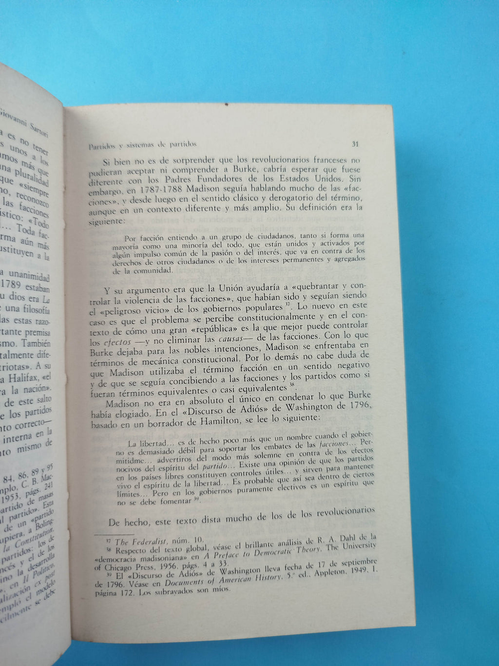 Partidos y Sistemas de Partidos by Giovanni Sartori