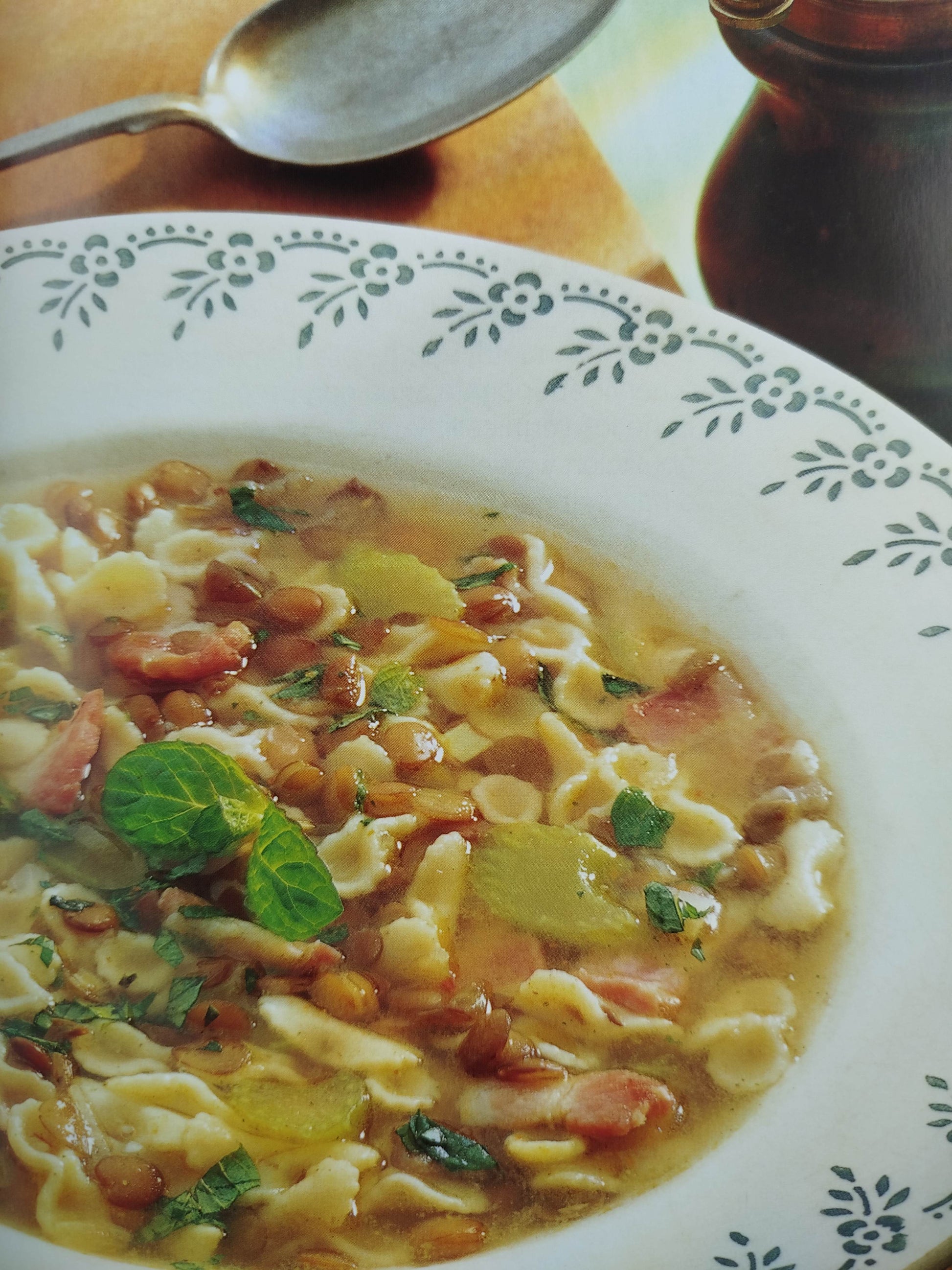 Pasta mas de 100 irresistibles recetas by Terry Jeavons