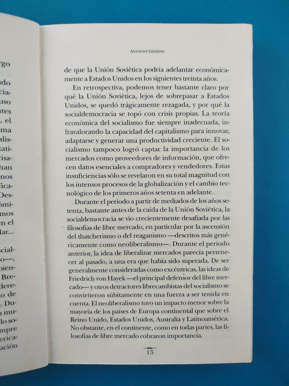 La tercera vía by Anthony Giddens