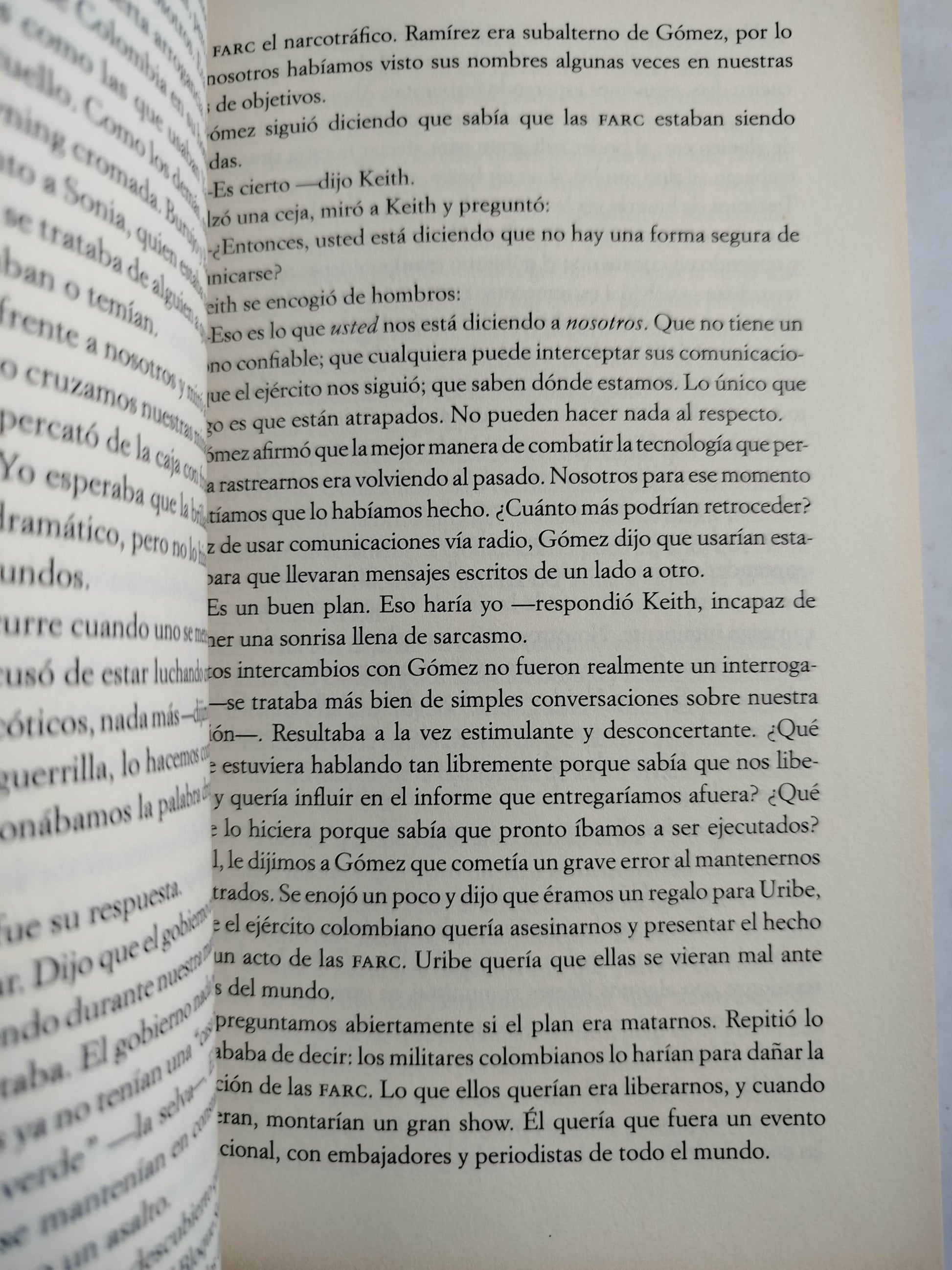 Lejos del infierno by Marc Gonsalves, Heith Stansell, Tom Howes, Gary Brozek