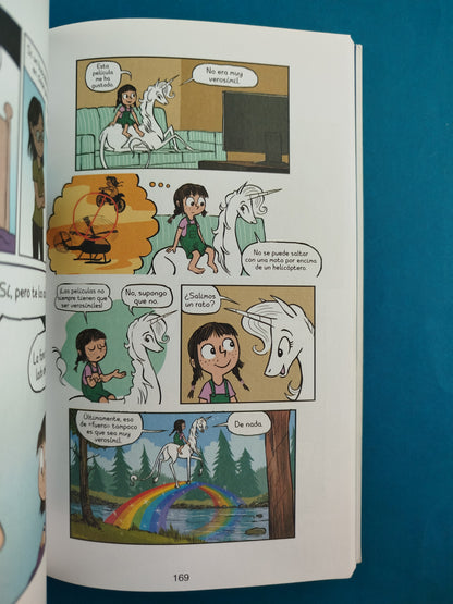 Cloe y su unicornio amigas sobre ruedas