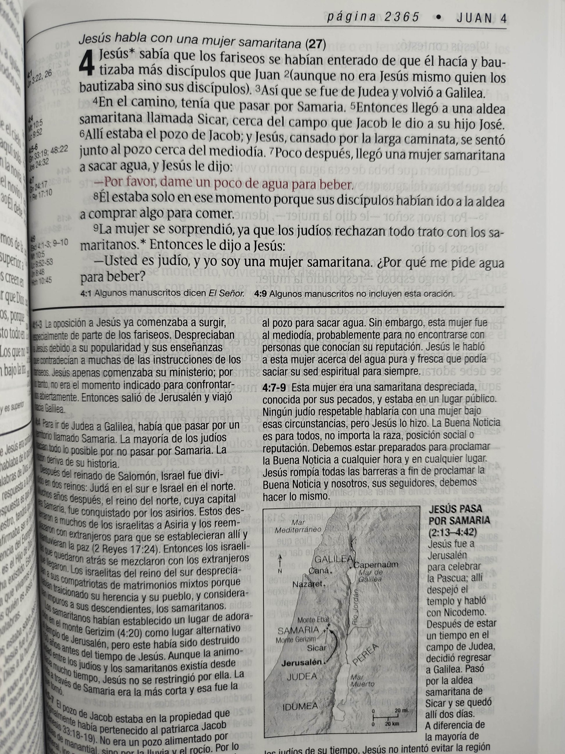 Biblia de estudio diario vivir pasta dura letra grande by Tyndale