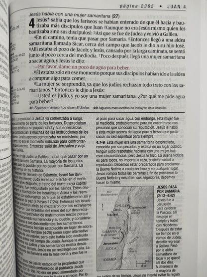 Biblia de estudio diario vivir pasta dura letra grande by Tyndale