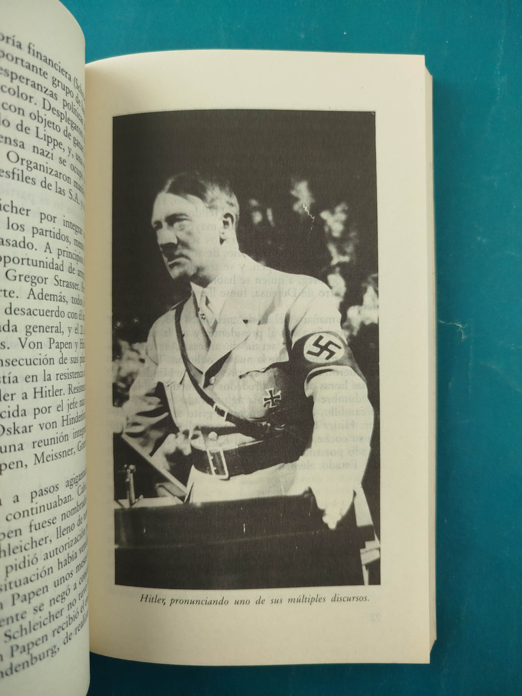 Grandes Protagonistas de la Humanidad Hitler by Varios