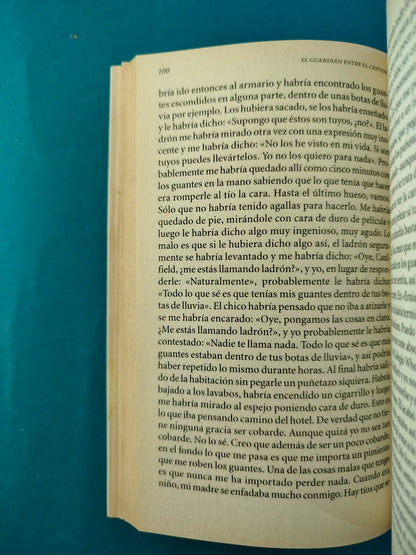 El guardián entre el centeno by J. D. Salinger