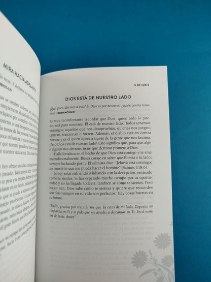 Fortaleza para cada día 365 devocionales para que todos los días sean un gran día