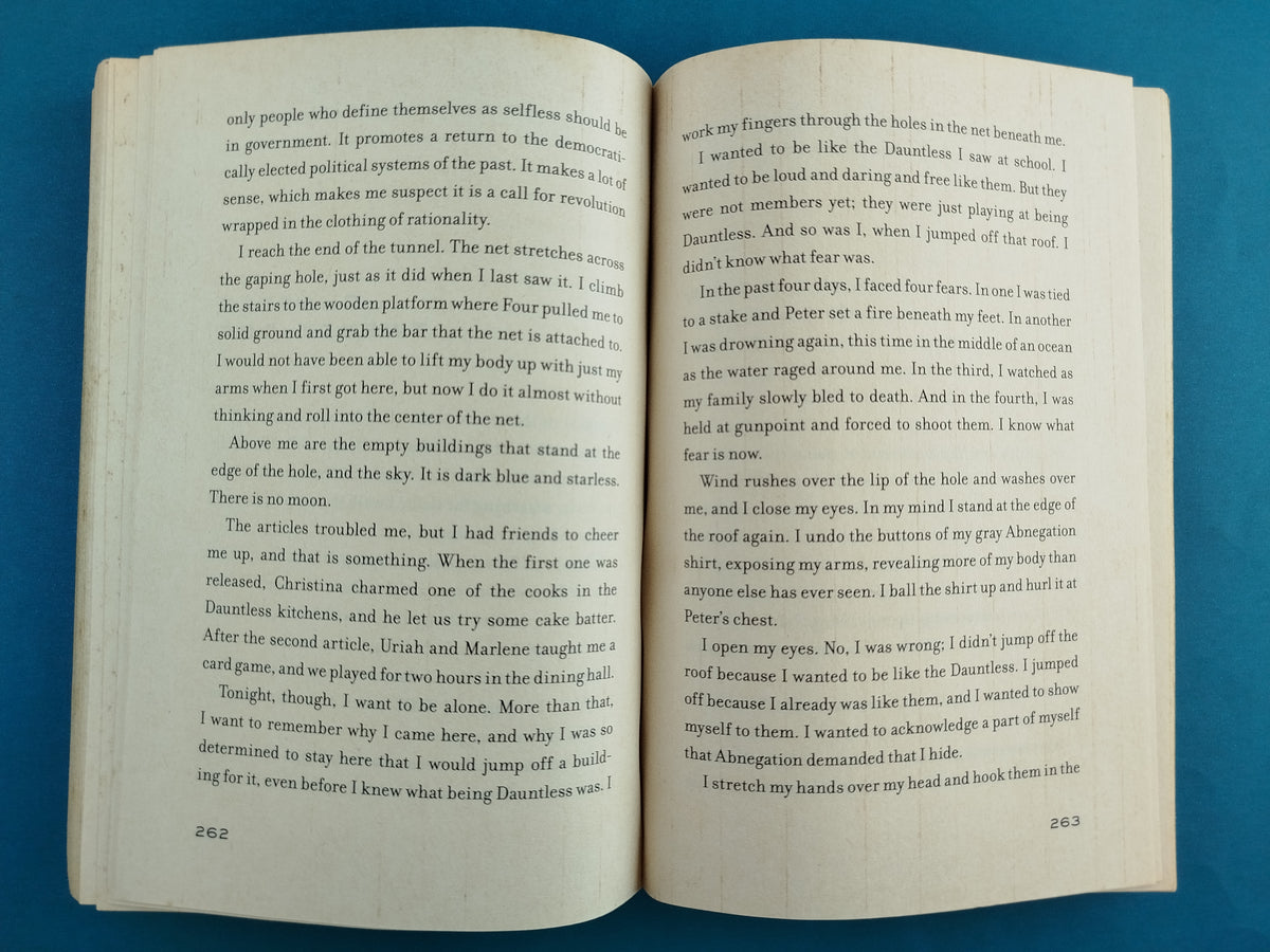 Divergent by Veronica Roth