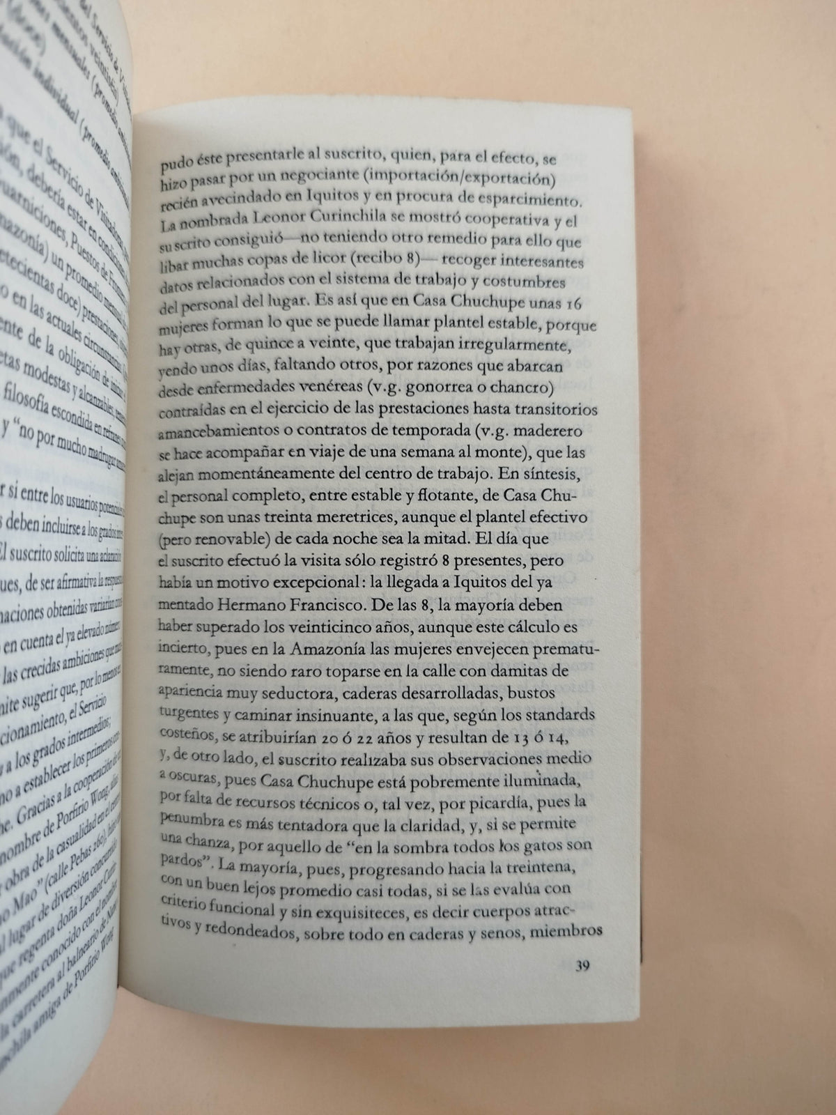 Pantaleón y las visitadoras by Mario Vargas Llosa