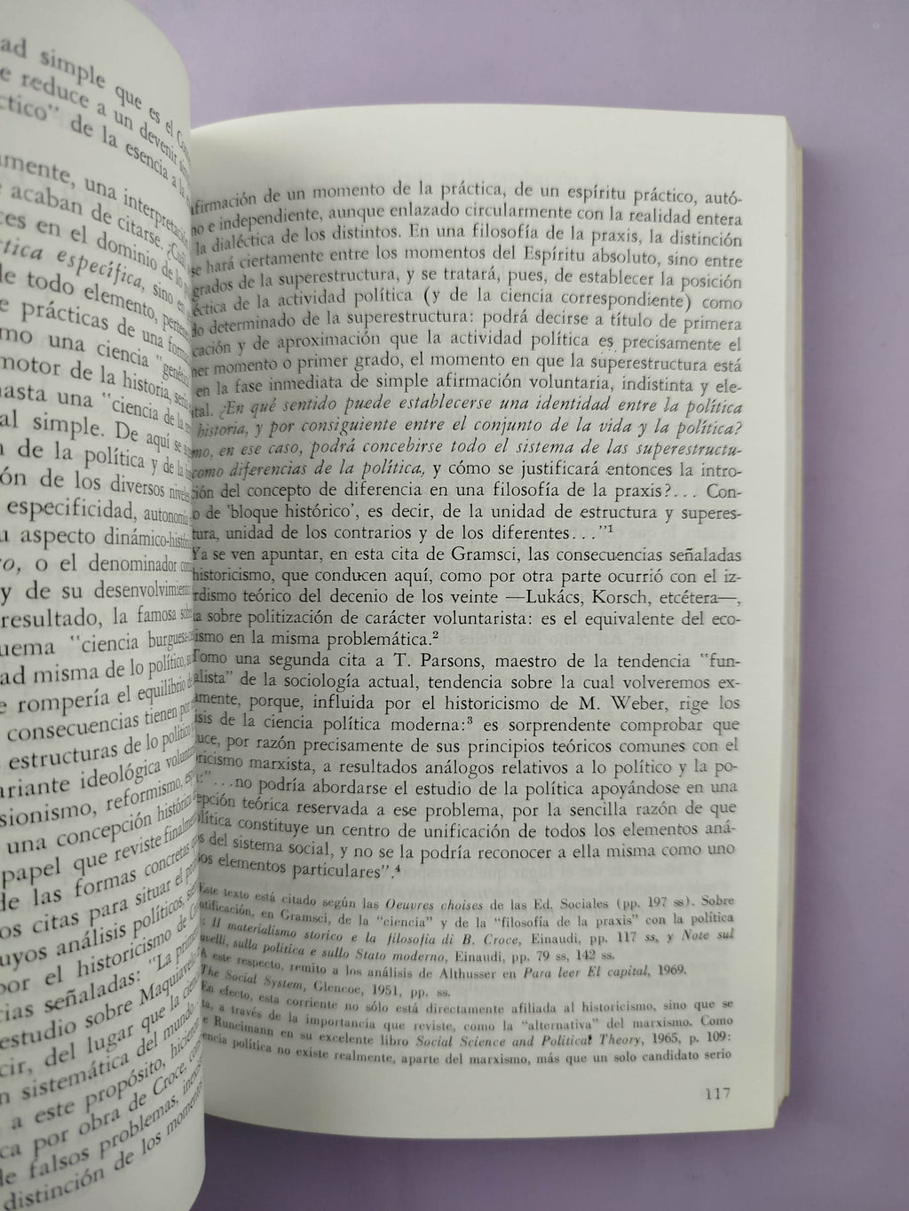 ¿Qué Es La Política? by Juan Cristóbal Cruz Revueltas
