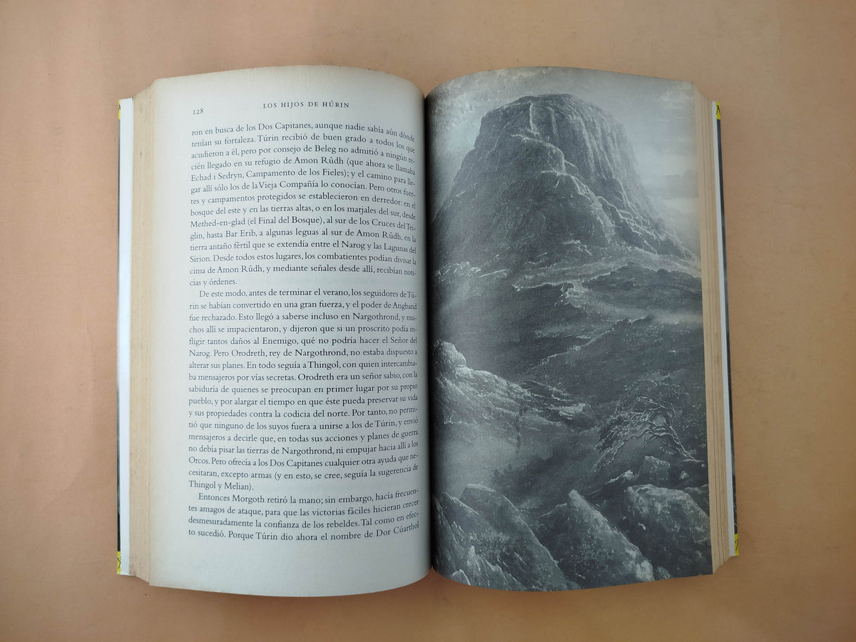 Los hijos de Hurin by J.R.R. Tolkien