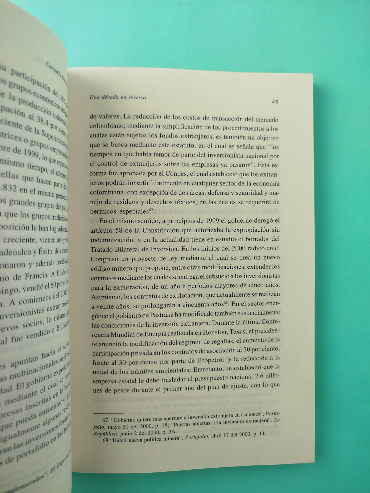 ¿Qué está pasando En Colombia? by Varios Autores