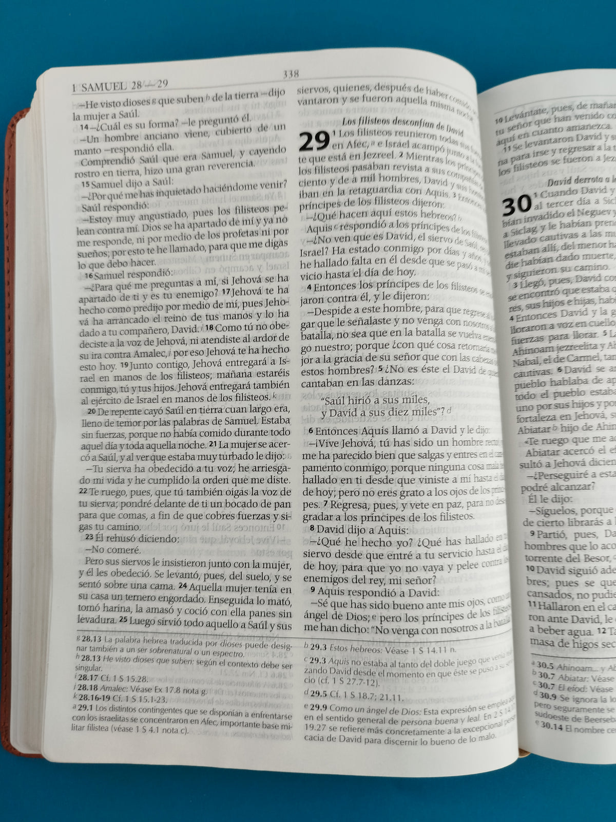 Biblia de estudio con herramientas de exégesis reina valera 1995 imitación piel café by Reina Valera 95