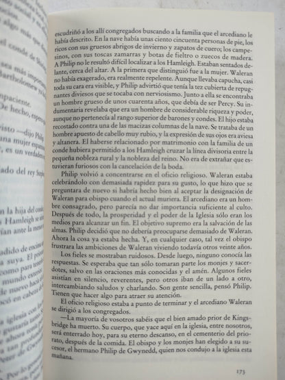 Los Pilares de la tierra by KEN FOLLETT