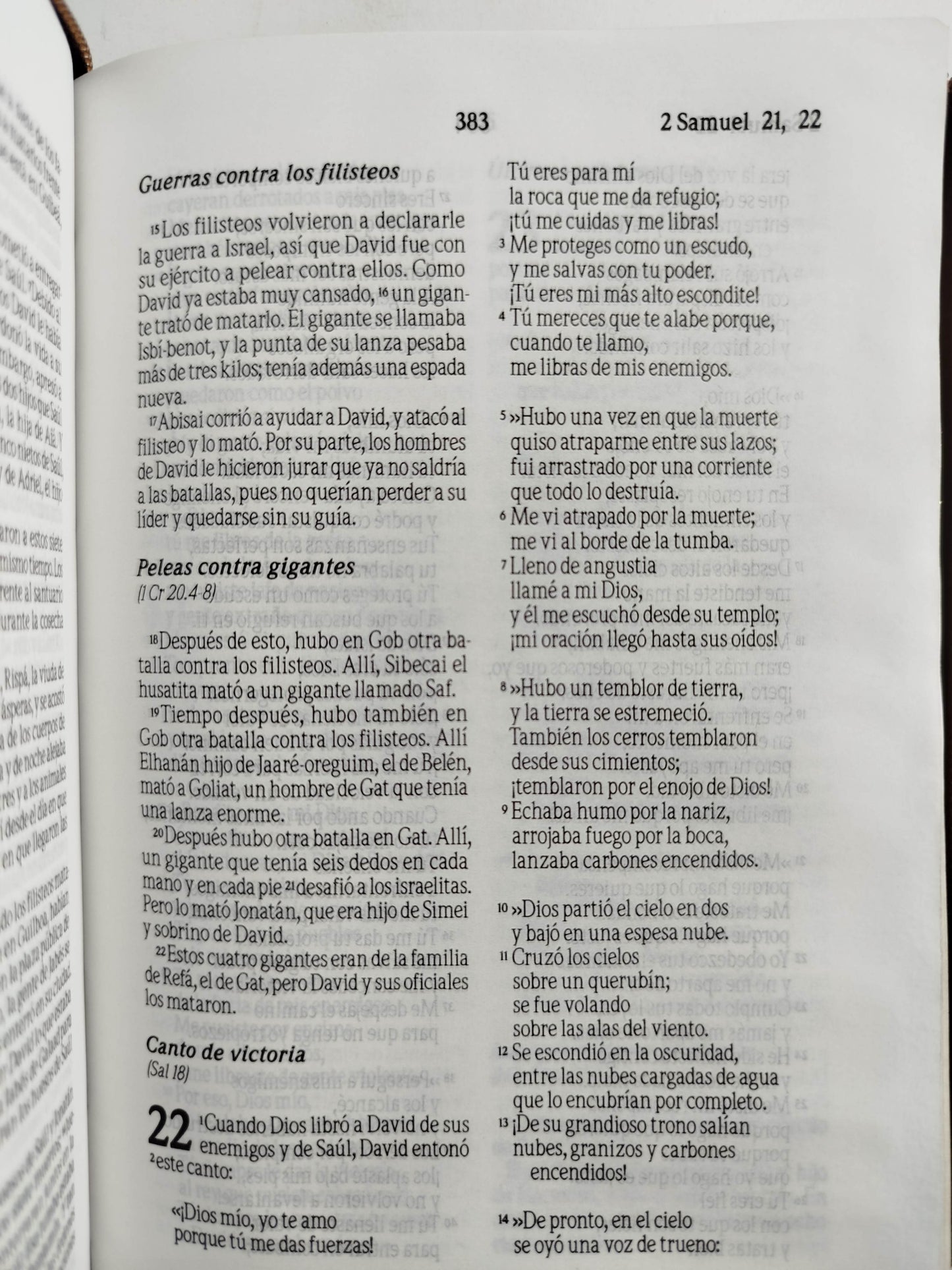 Biblia tla cafe con cierre by Varios