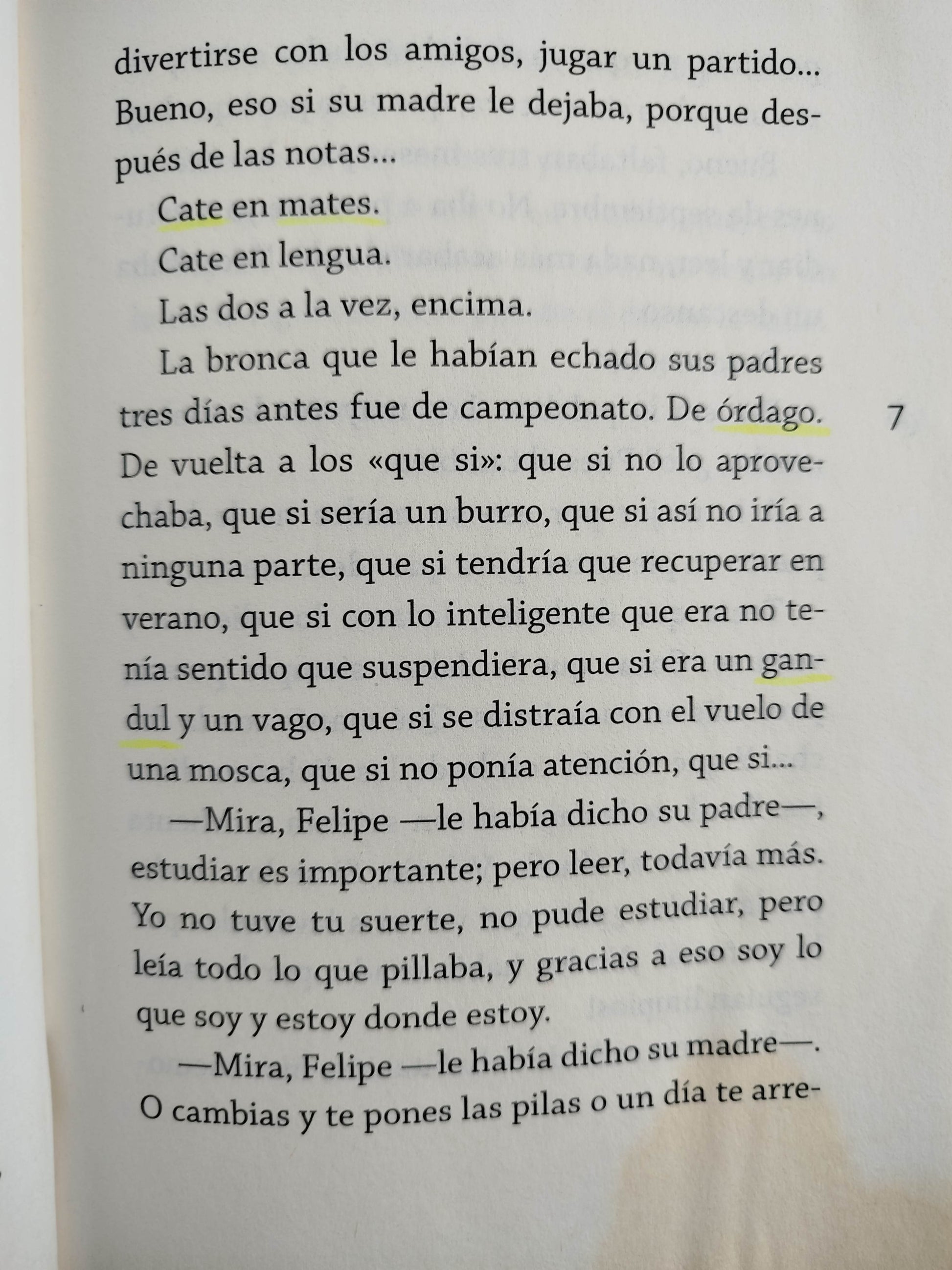 Querido hijo: estamos en huelga by Jordi Sierra i Fabra