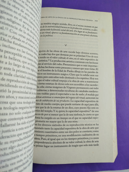 Iluminaciones by Walter Benjamin
