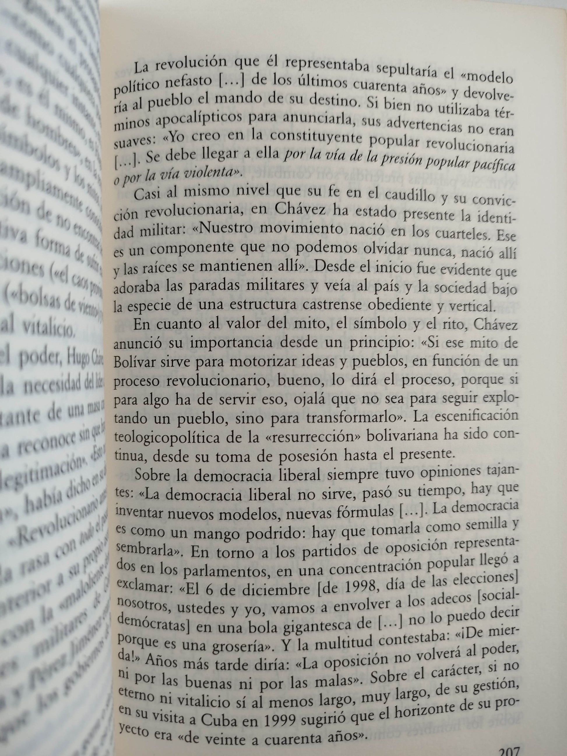 El Poder Y El Delirio by Enrique Krauze