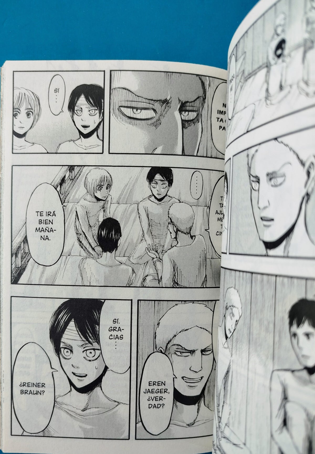 Ataque de los titanes N.4 by Hajime Isayama