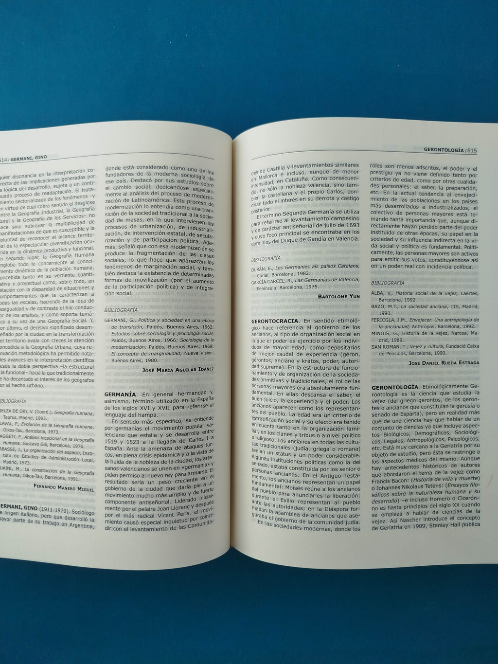 Diccionario de Sociología by Octavio Uña Juárez- Alfredo Hernández Sánchez