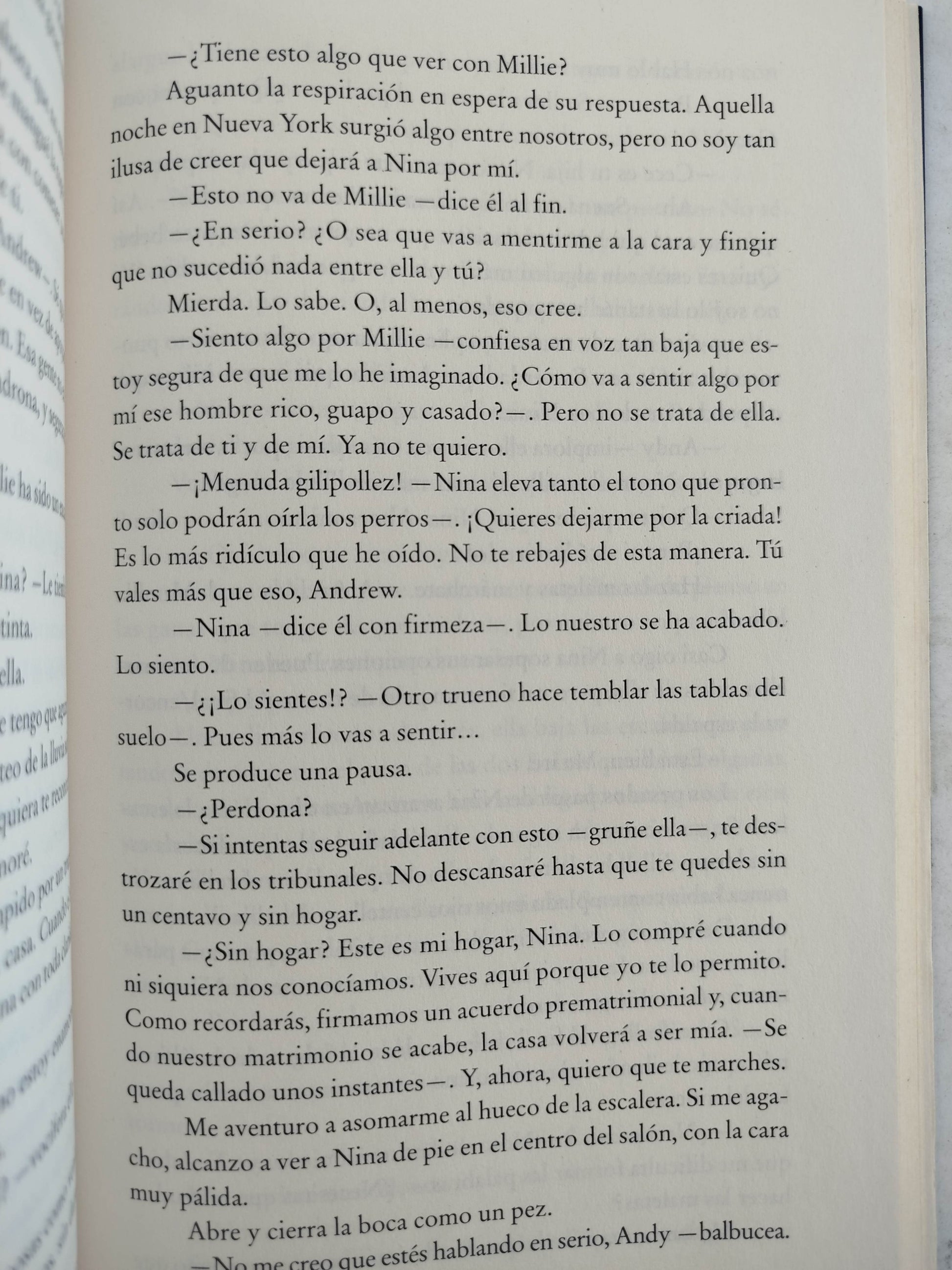 La Empleada by Freida Mcfadden