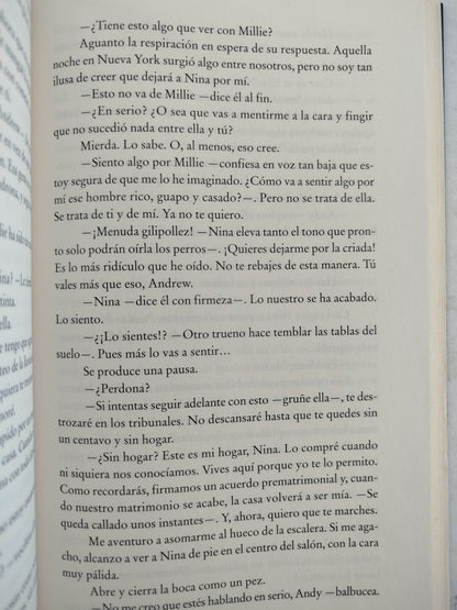 La Empleada by Freida Mcfadden