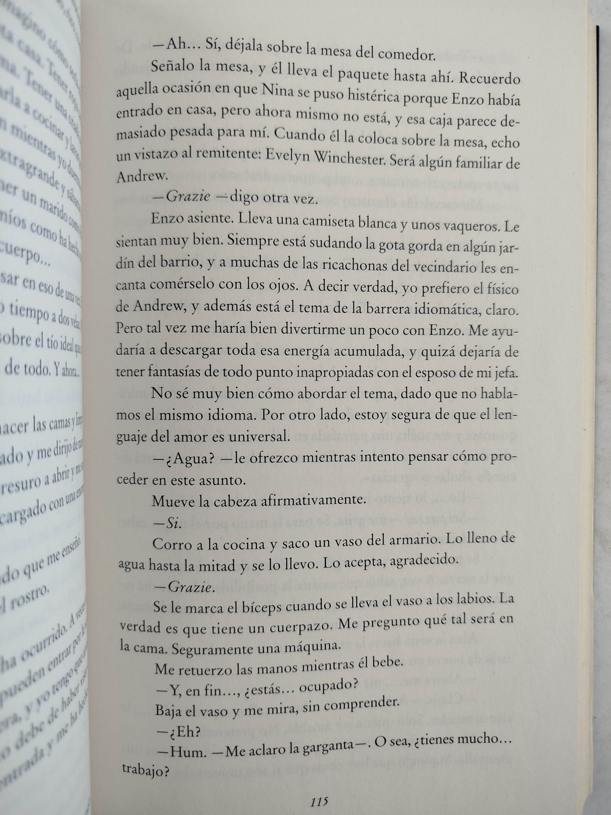 La Empleada by Freida Mcfadden
