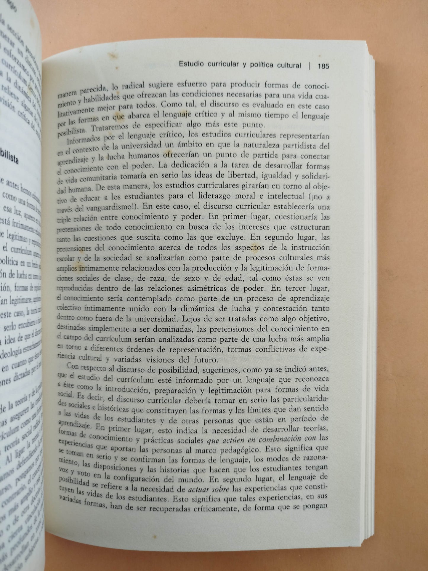 Los profesores como intelectuales: hacia una pedagogía crítica del aprendizaje