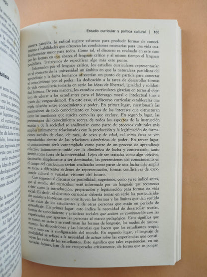 Los profesores como intelectuales: hacia una pedagogía crítica del aprendizaje
