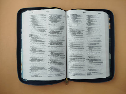 Biblia ntv tipo agenda azul oscuro - flores zíper by Reina Valera 1960