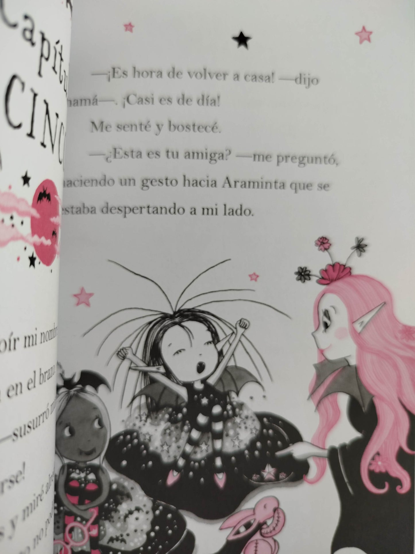 Isadora Moon y la noche mágica by Harriet Muncaster