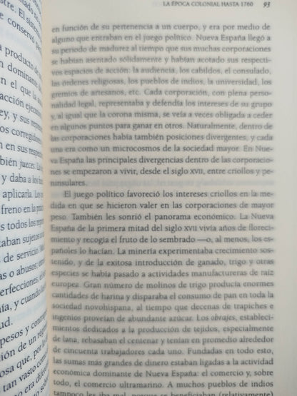 Nueva historia mínima de México by Pablo Escalante Gonzalbo