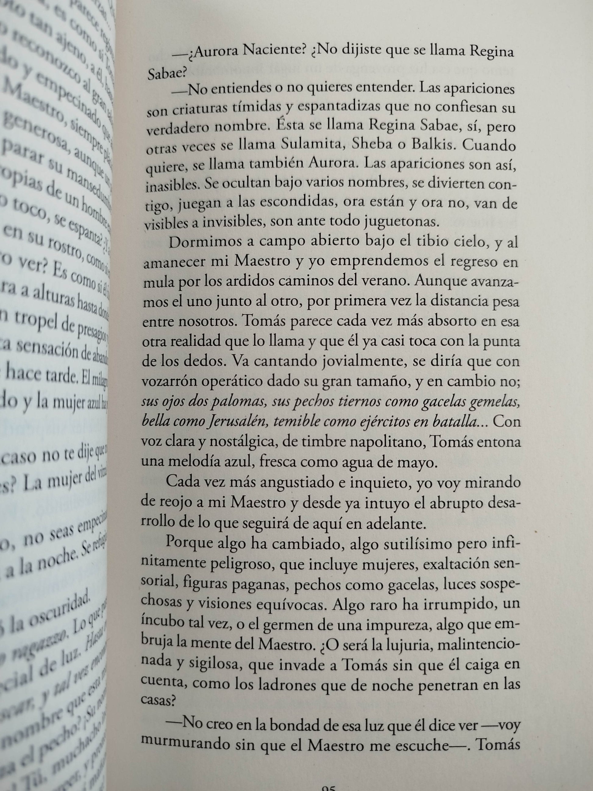 Canción de antiguos amantes by Laura Restrepo