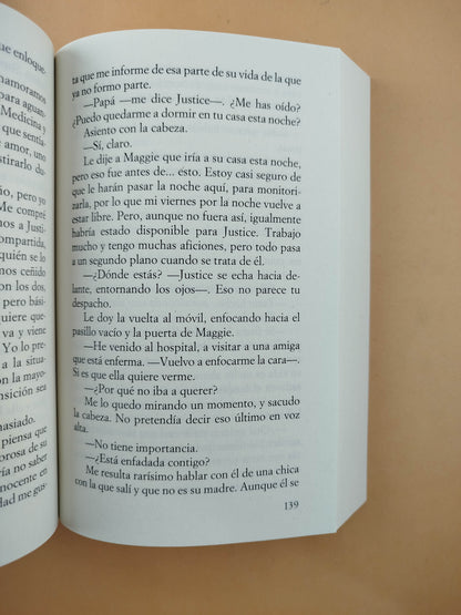 Estuche tal vez by Colleen Hoover
