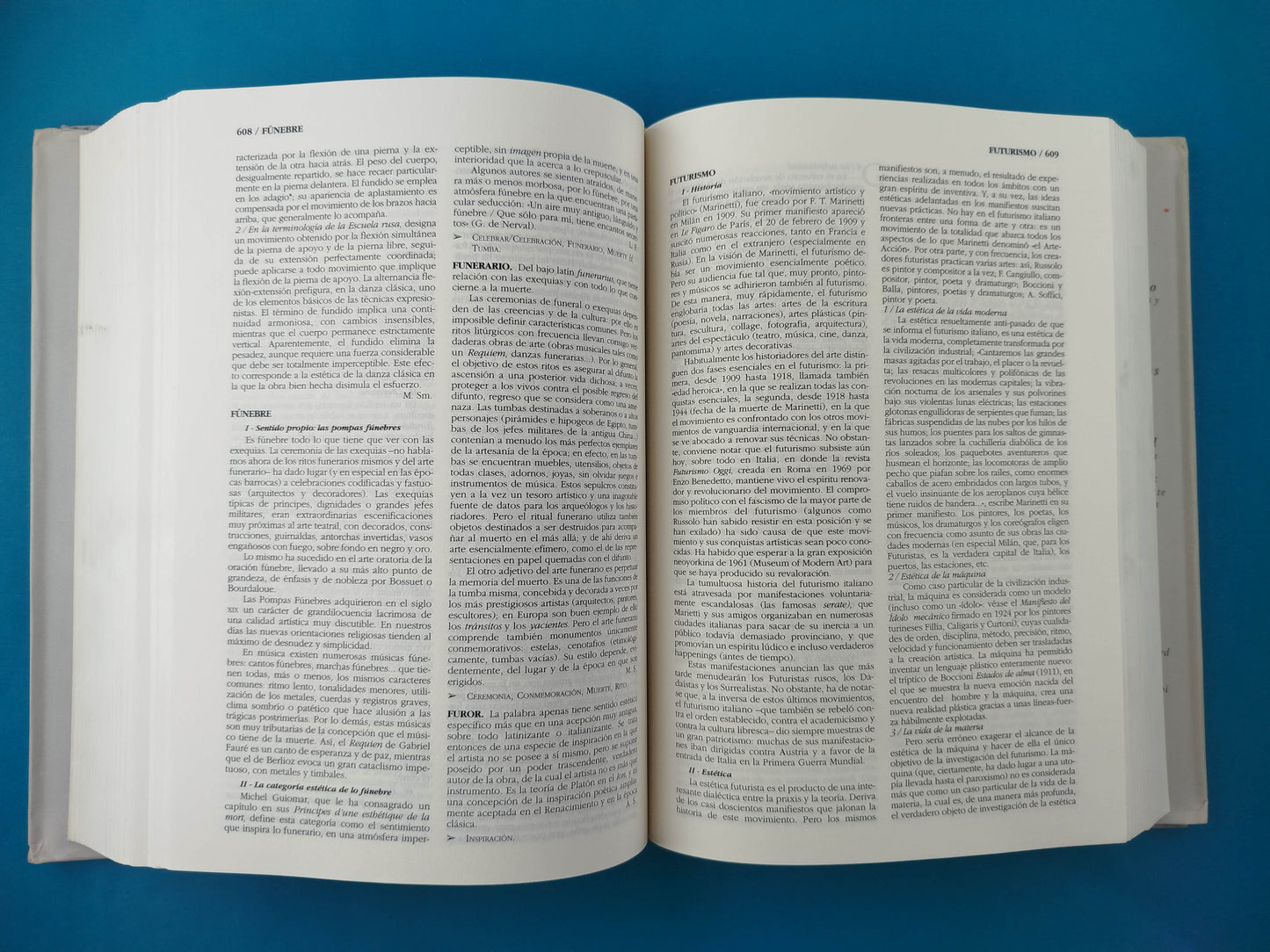 Diccionario Akal de Estética