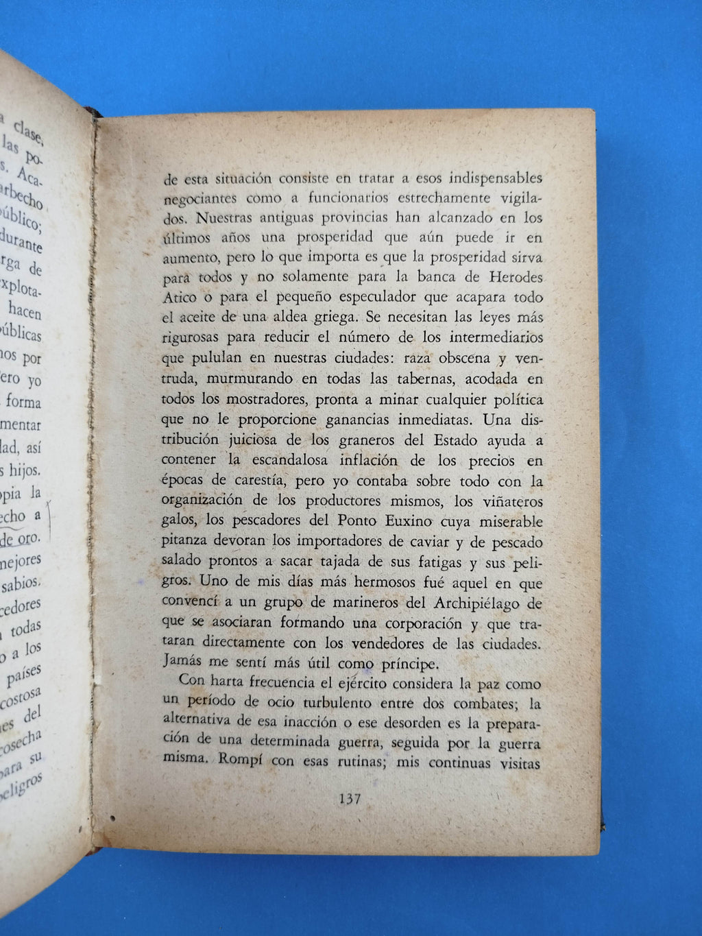 Memorias de adriano by Marguerite Yourcenar