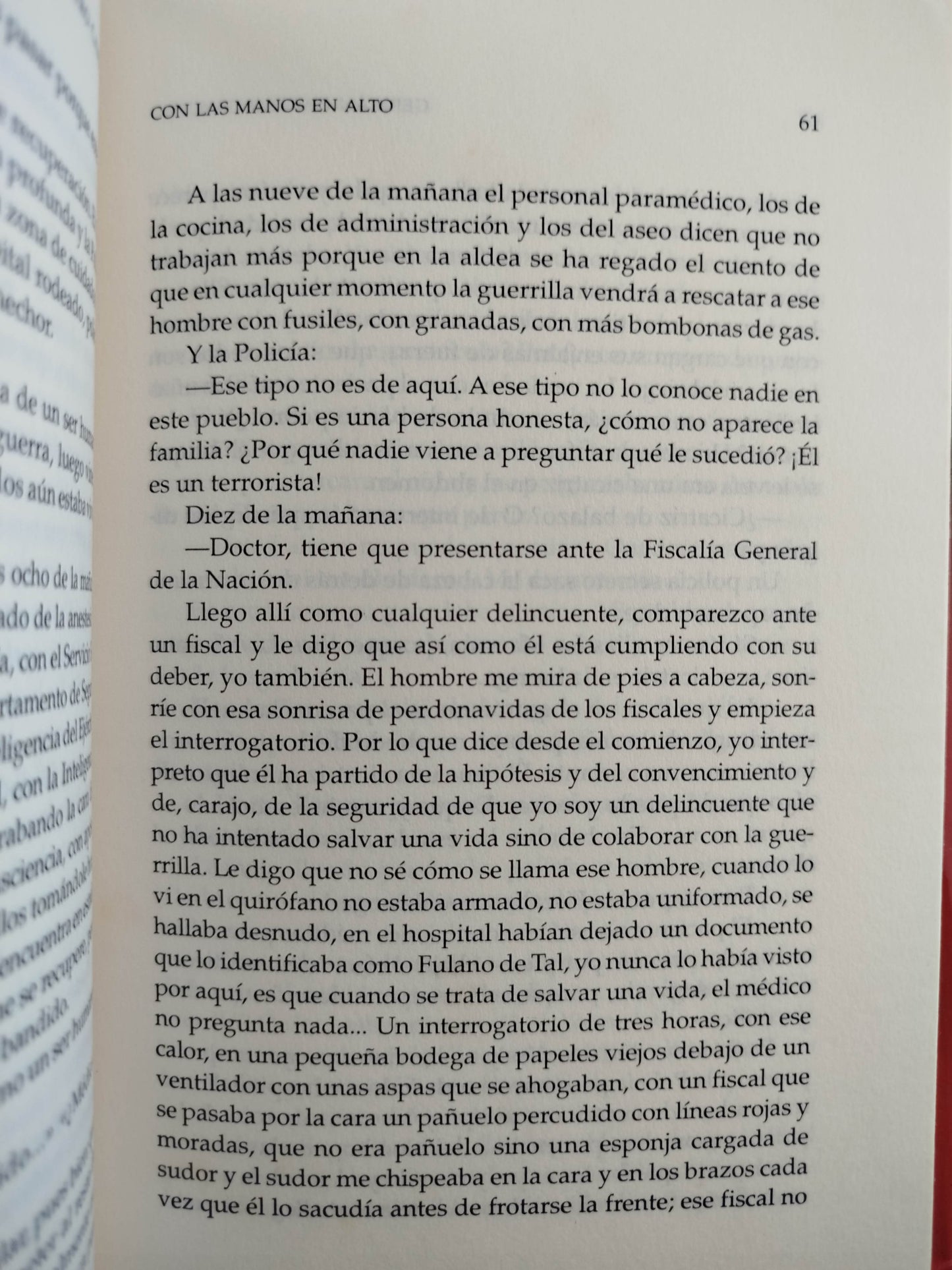 con las manos en alto by Germán Castro Caycedo
