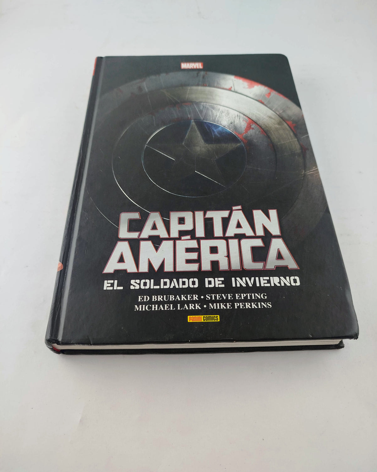 Capitán américa el soldado de invierno by ED Brubaker Steve Epting Michael Lark Mike Perkins