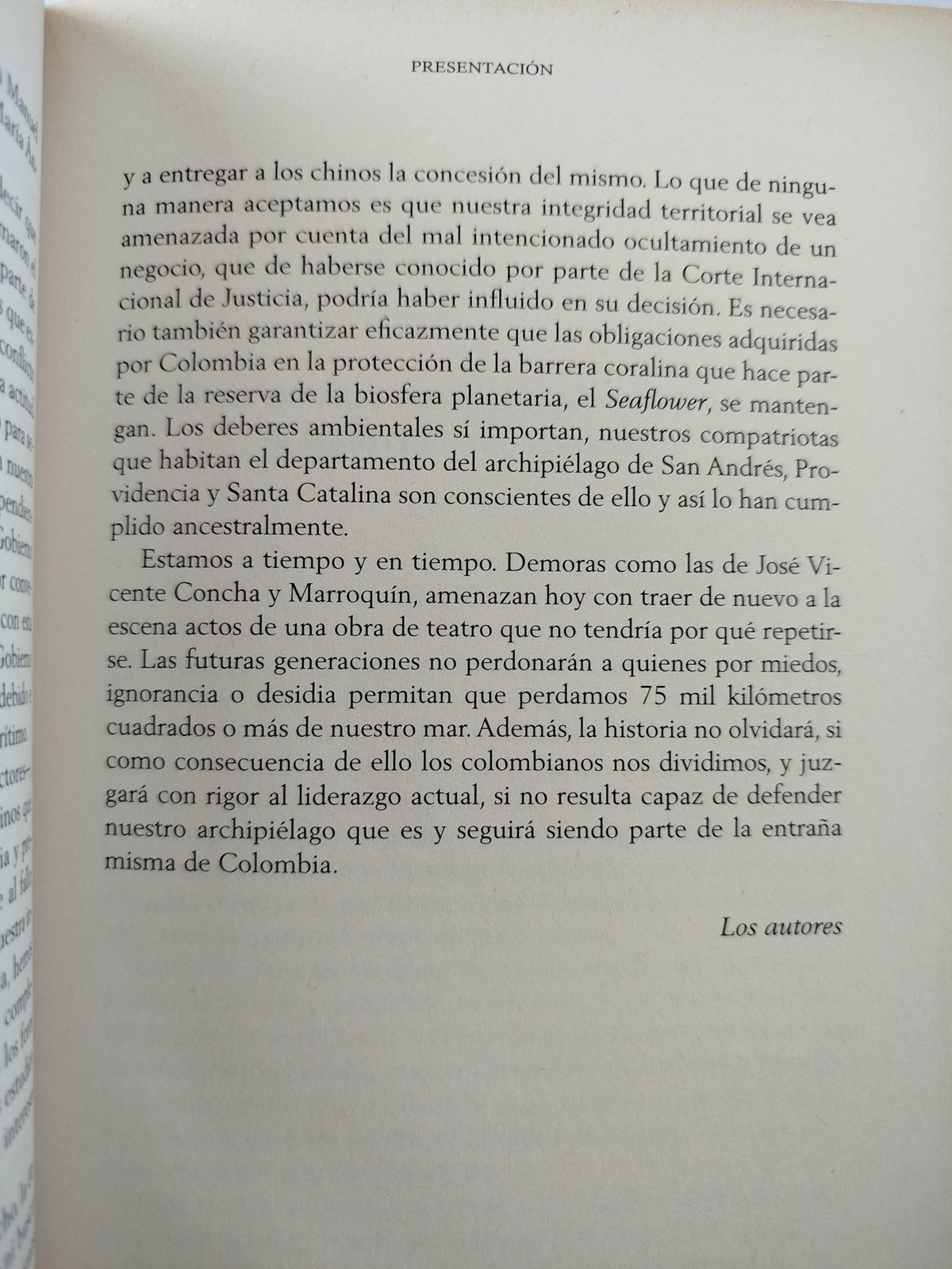 La llegada del dragón by Noemi Sanín Posada Miguel Ceballos Arévalo