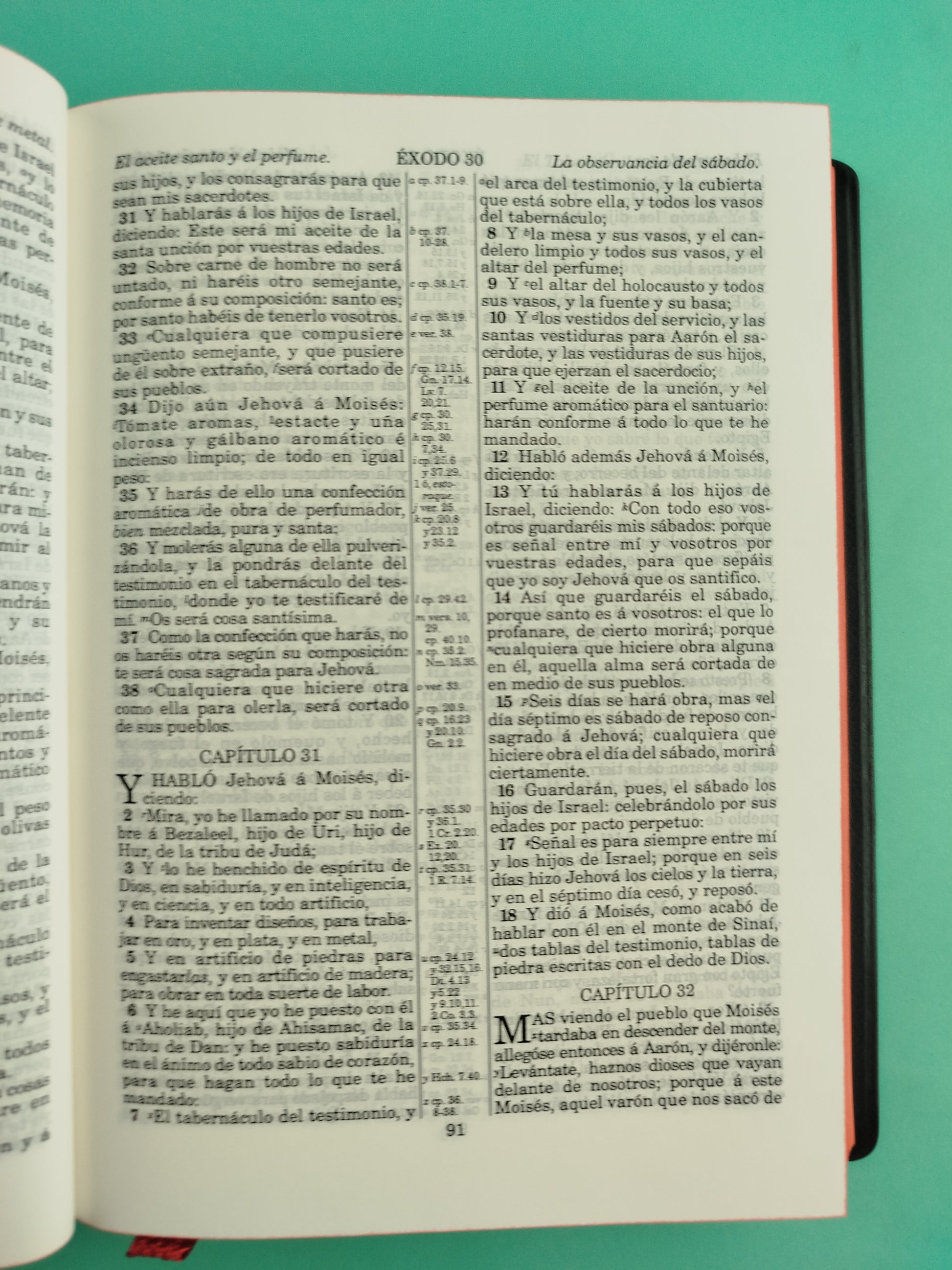 Biblia negra canto rojo RVR 1909 by Reina Valera 1960