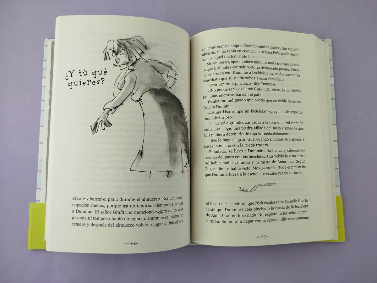 Dummie, la momia, y el escarabajo dorado by Tosca Menten