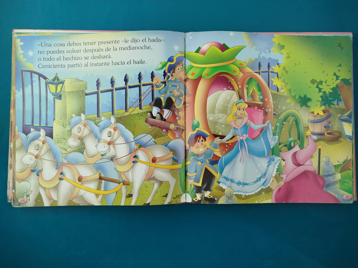Un mundo de princesas by varios Autores
