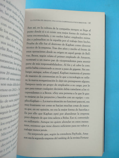 Amazon: Un Nuevo Modelo de Negocio a Golpe de Clic by Jose Luis De Haro